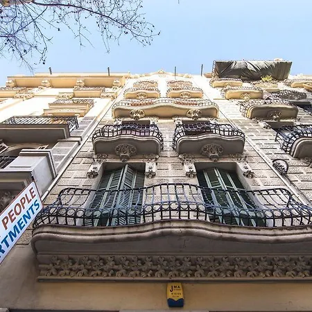 Apartment Happy People Sagrada Familia Gaudi