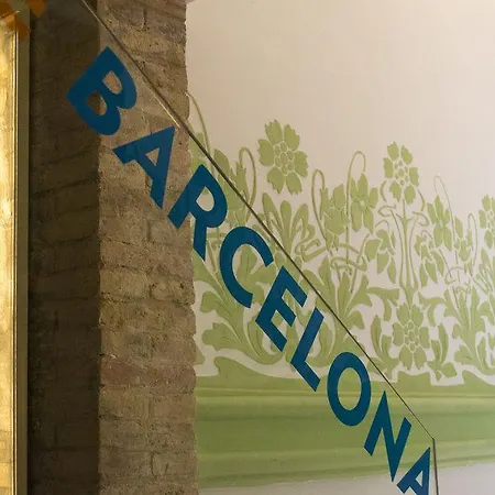 Apartment Happy People Sagrada Familia Gaudi